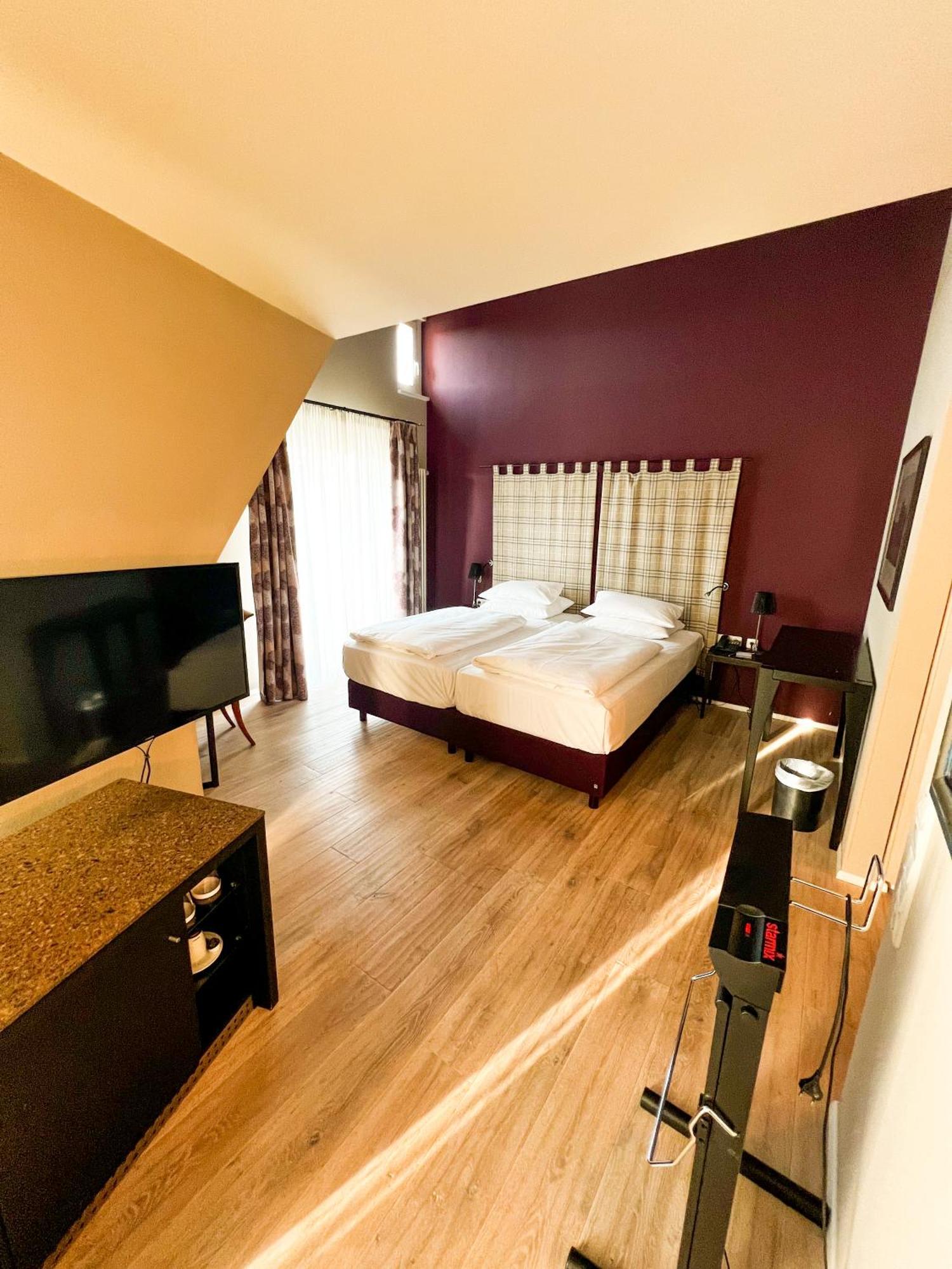 Hotel-Restaurant Schwanen Metzingen  Luaran gambar